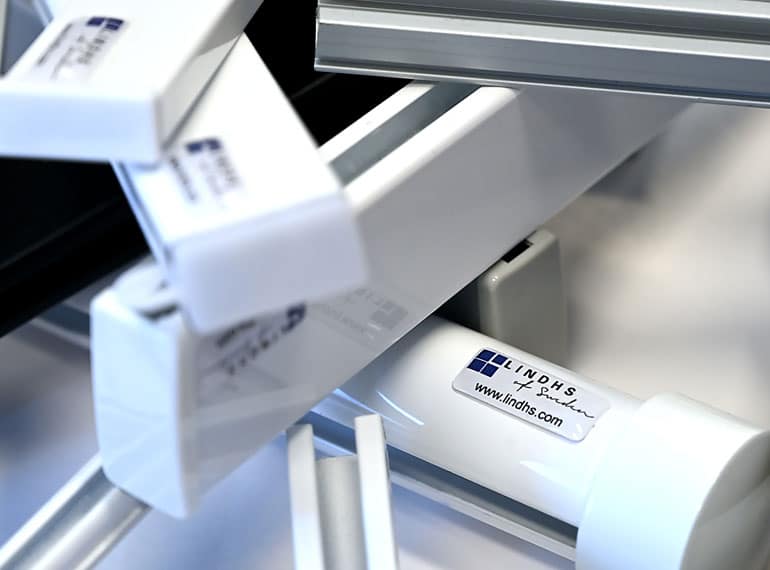 Vi på Lindhs of Seden hjälper dig/er allt inom gardinskenor, stänger och tillhörande tillbehör