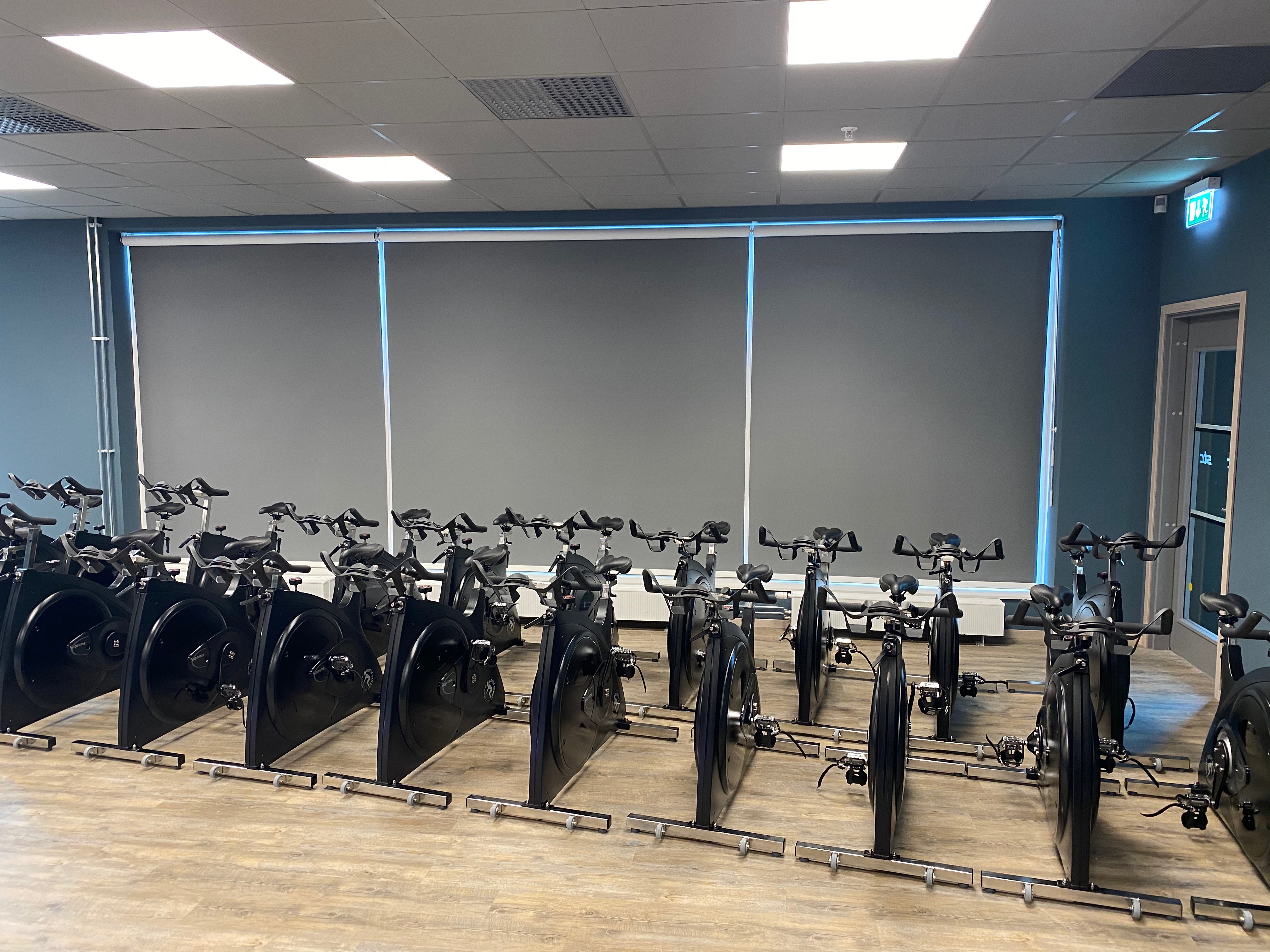 5001 skenor monterade i Padelhall.